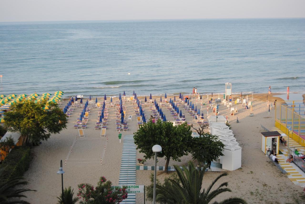 Hotel Boston Alba Adriatica Exterior foto